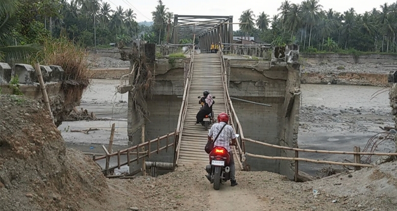 Ilustrasi jembatan yang terkena bencana Sumatra. (SinPo.id/dok. KemenPU)