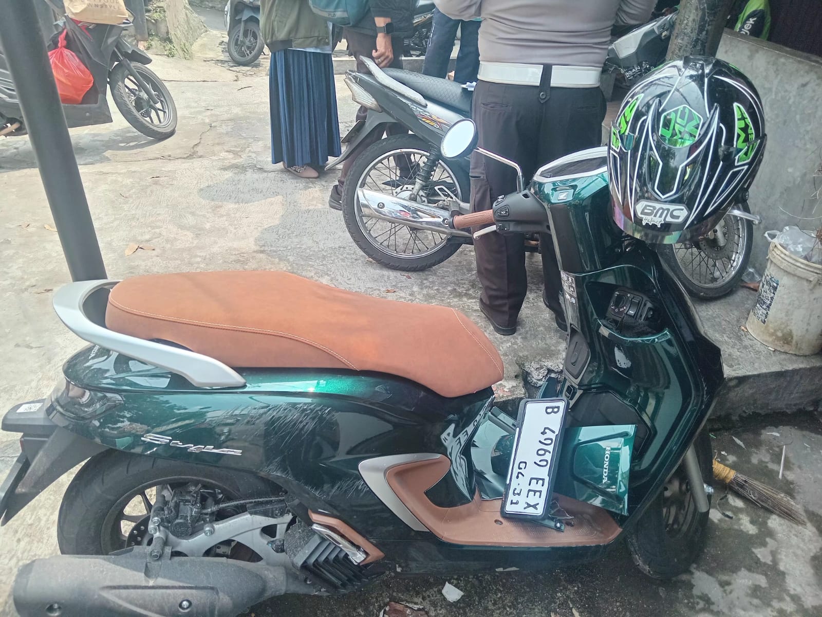 Motor korban yang mengalami kecelakaan di lokasi (SinPo.id/Dok.PMJ)
