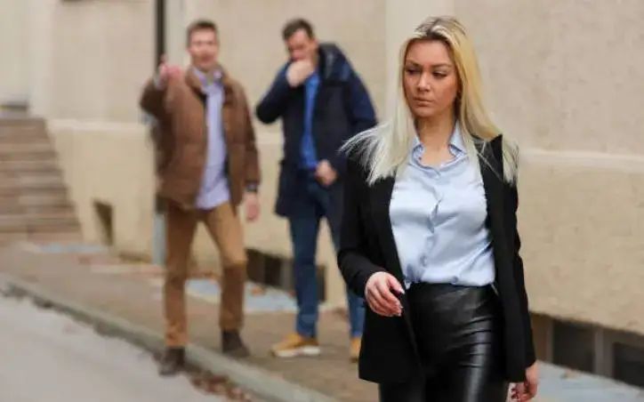 Ilustrasi catcalling (SinPo.id/ Pixabay)