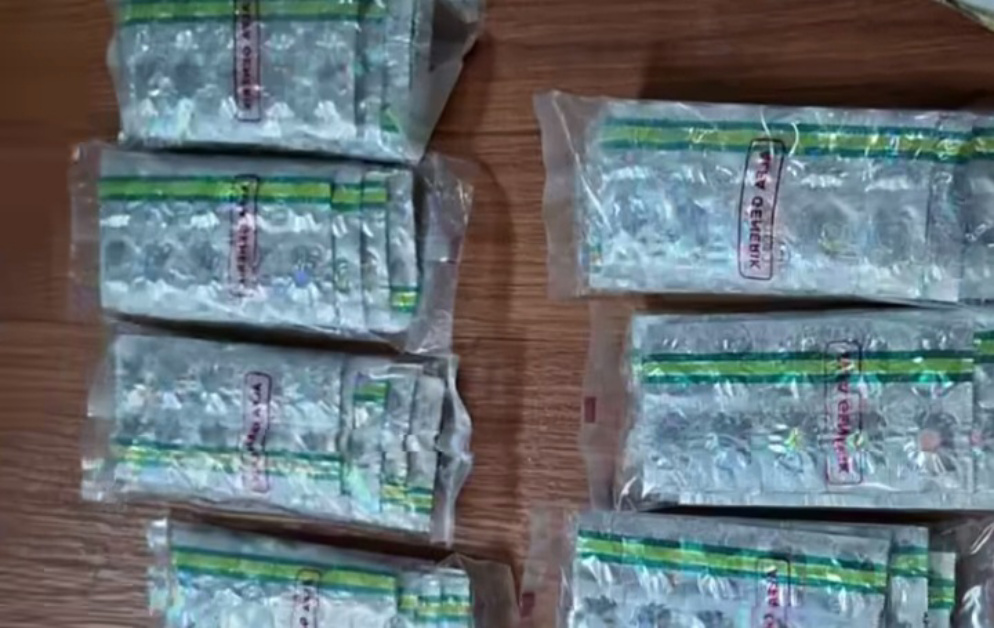 Obat keras golongan G jenis Tramadol dan Eximer (SinPo.id/Dok.Polres Bekasi)
