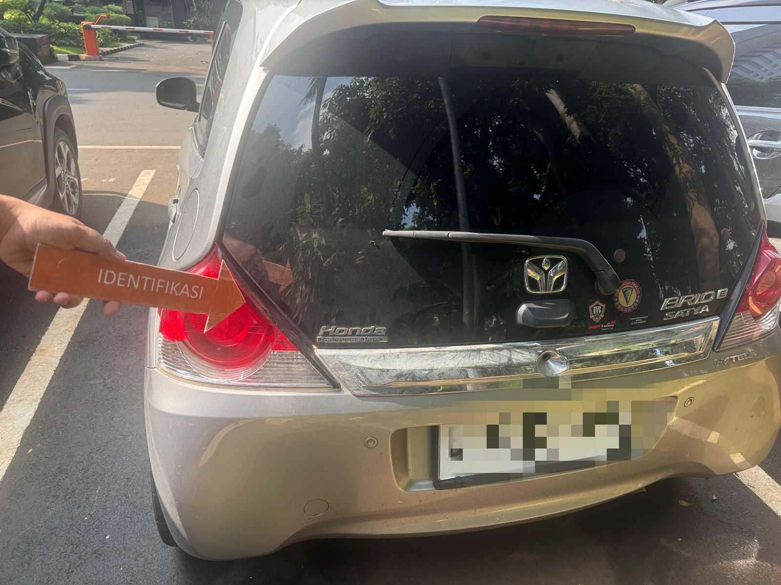 Mobil yang digunakan pelaku saat mencabuli korban (SinPo.id/Dok.PMJ)