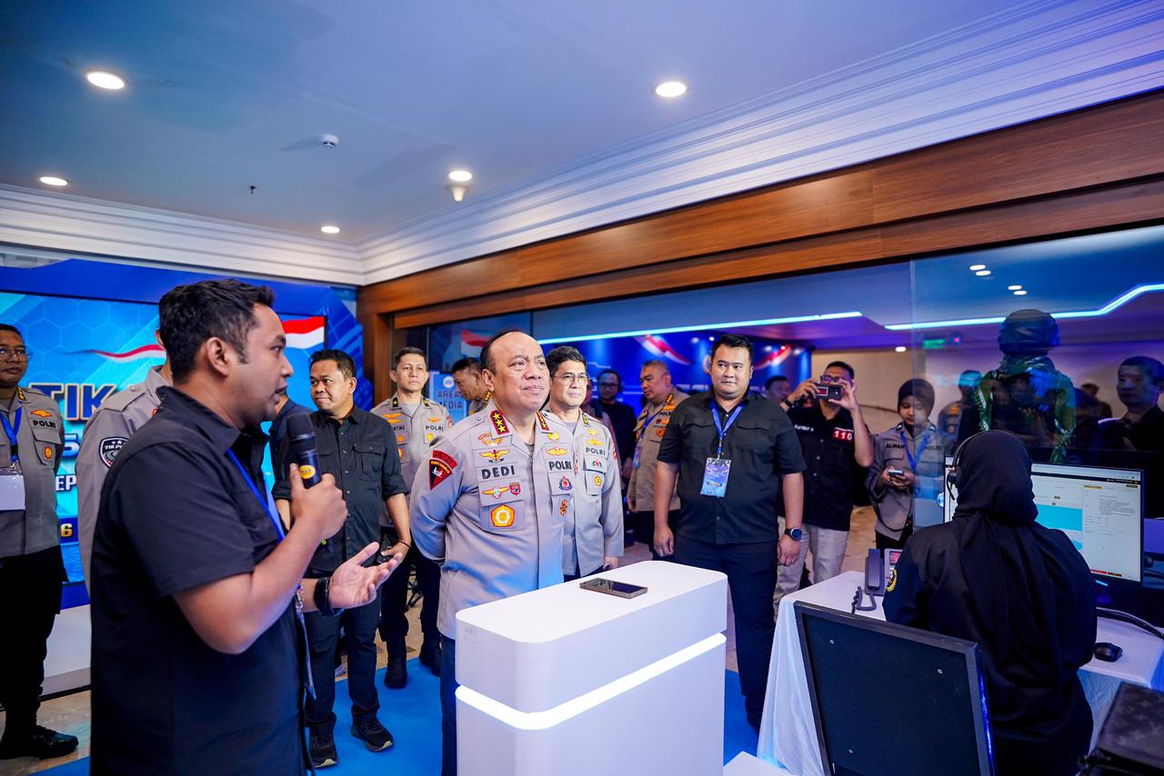 Wakapolri saat meluncurkan laporan polisi secara online (SinPo.id/Dok.Polri)