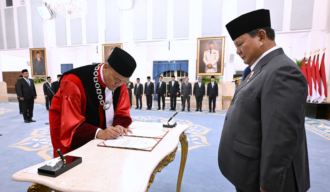Prabowo lantik hakim MK. (Agus Priatna/SinPo.id)