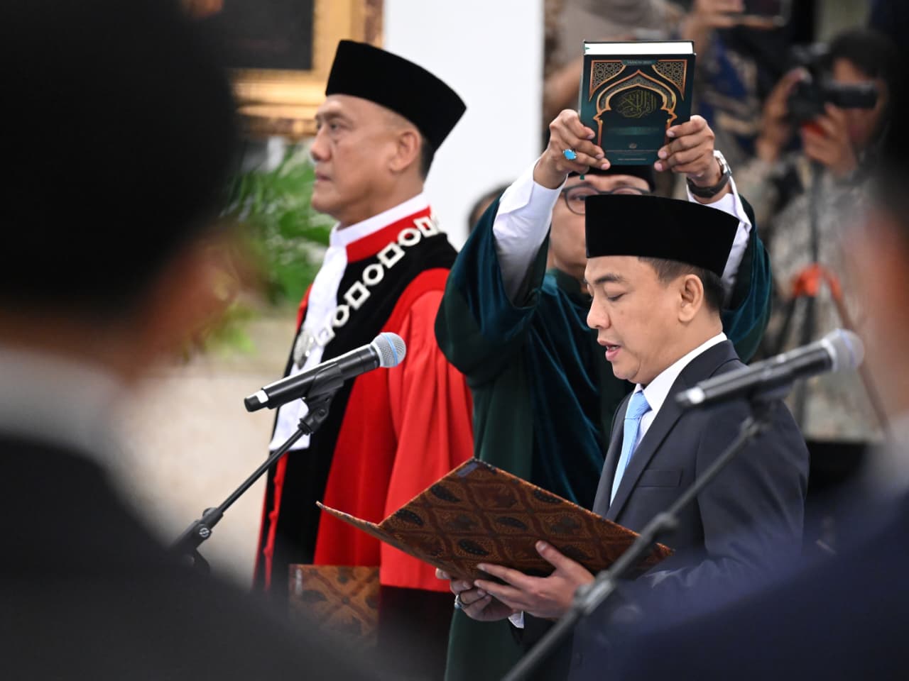 Presiden Prabowo Saksikan Pengucapan Sumpah Hakim Konstitusi dan Keanggotaan Ombudsman RI (SinPo.id/Biro Setpres)