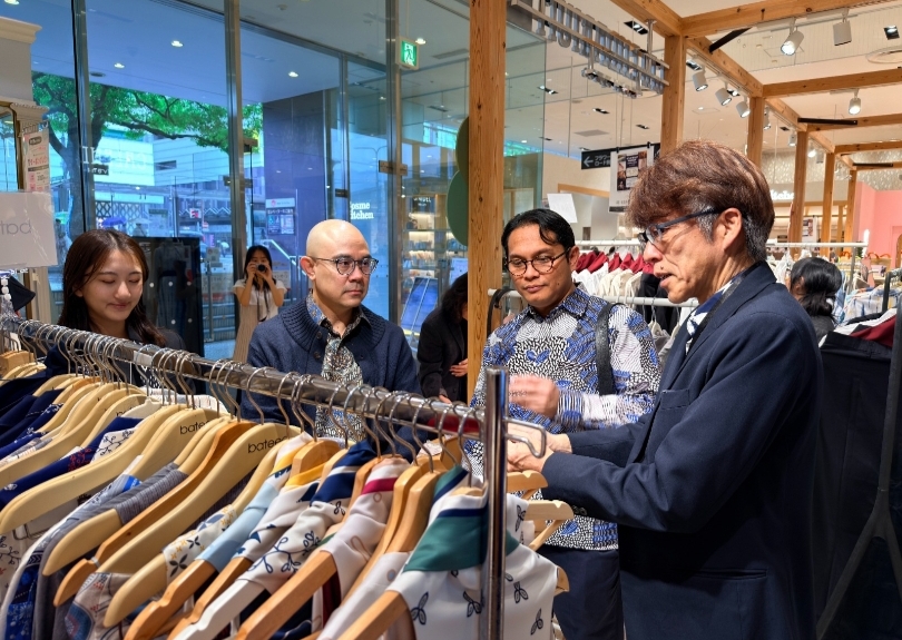 Produk fesyen Indonesia di ajang Pop Up Store Jepang 2026 (SinPo.id/ Dok. Kemendag)