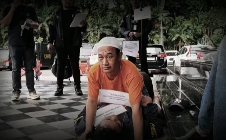 Rekonstruksi pembunuhan wanita di Serpong (SinPo.id/Dok.Resmob PMJ)