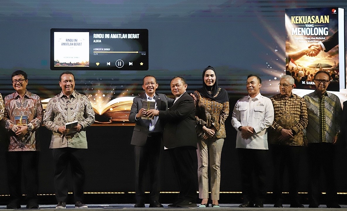 Ketua Fraksi Partai Golkar DPR RI M Sarmuji meluncurkan buku 'Kekuasaan Yang Menolong'. Istimewa