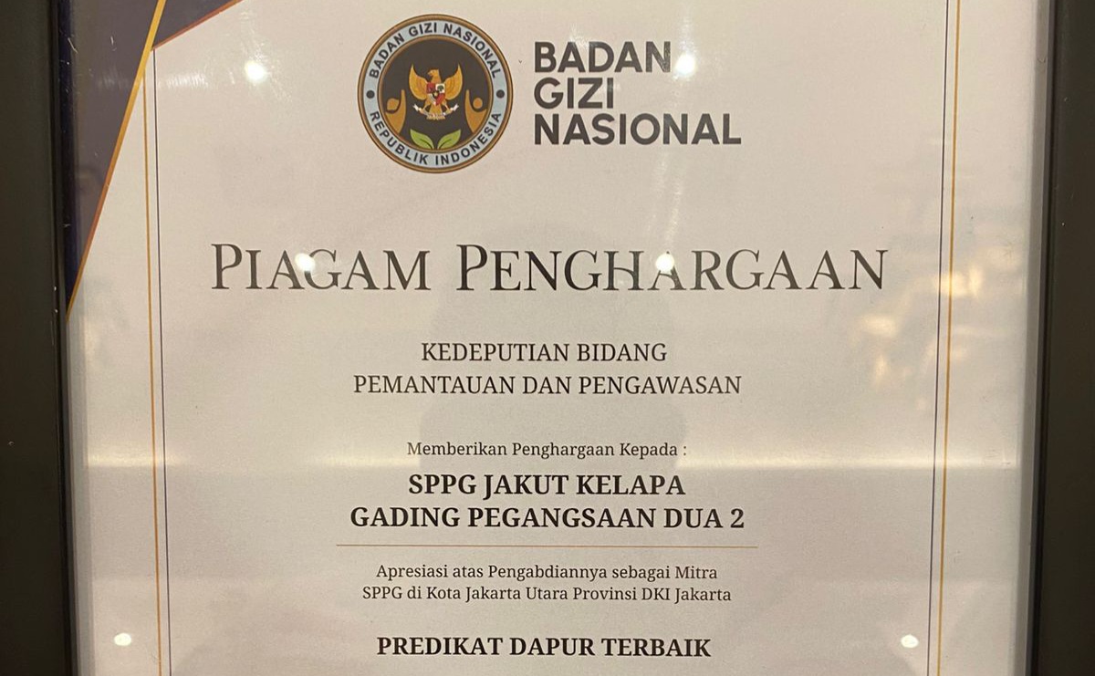 Piagam penghargaan SPPG terbaik (SinPo.id/ Istimewa)