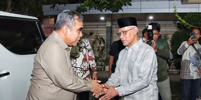 Muzani saat menemui Ketum PP Muhammadiyah, Haedar Nasir (Sinpo.id/MPR)
