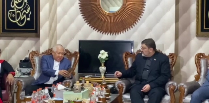 Mantan Ketum PP Muhammadiyah Din Syamsuddin dan Dubes Iran untuk RI Mohammad Boroujerdi (SinPo.id/ Tio Pirnando)