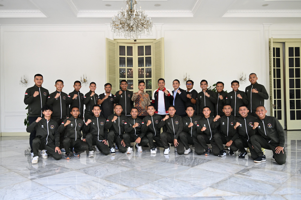 Wapres Gibran Rakabuming menerima kunjungan Federasi Hoki Indonesia (FHI) di Istana Wapres (Ashar/Foto: Setwapres/SinPo.id)