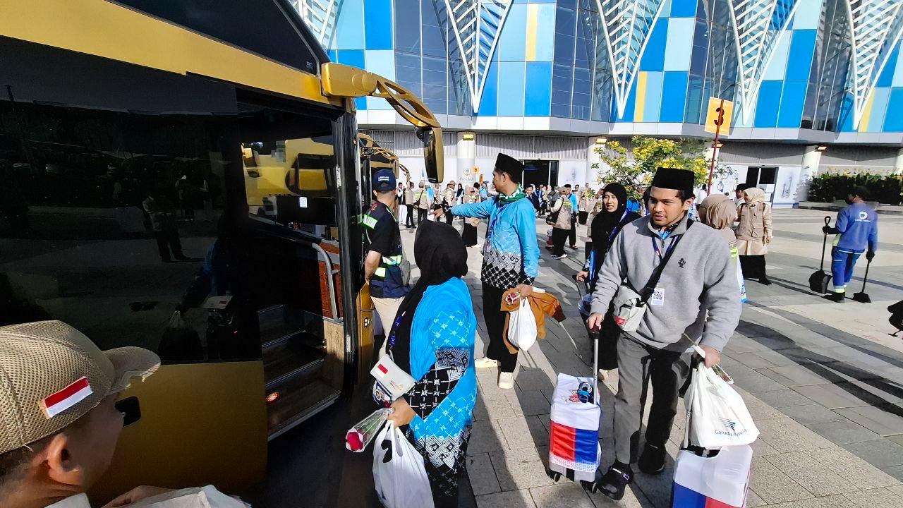 Jemaah haji Indonesia tiba di Madinah (SinPo.id/Kemenhaj)