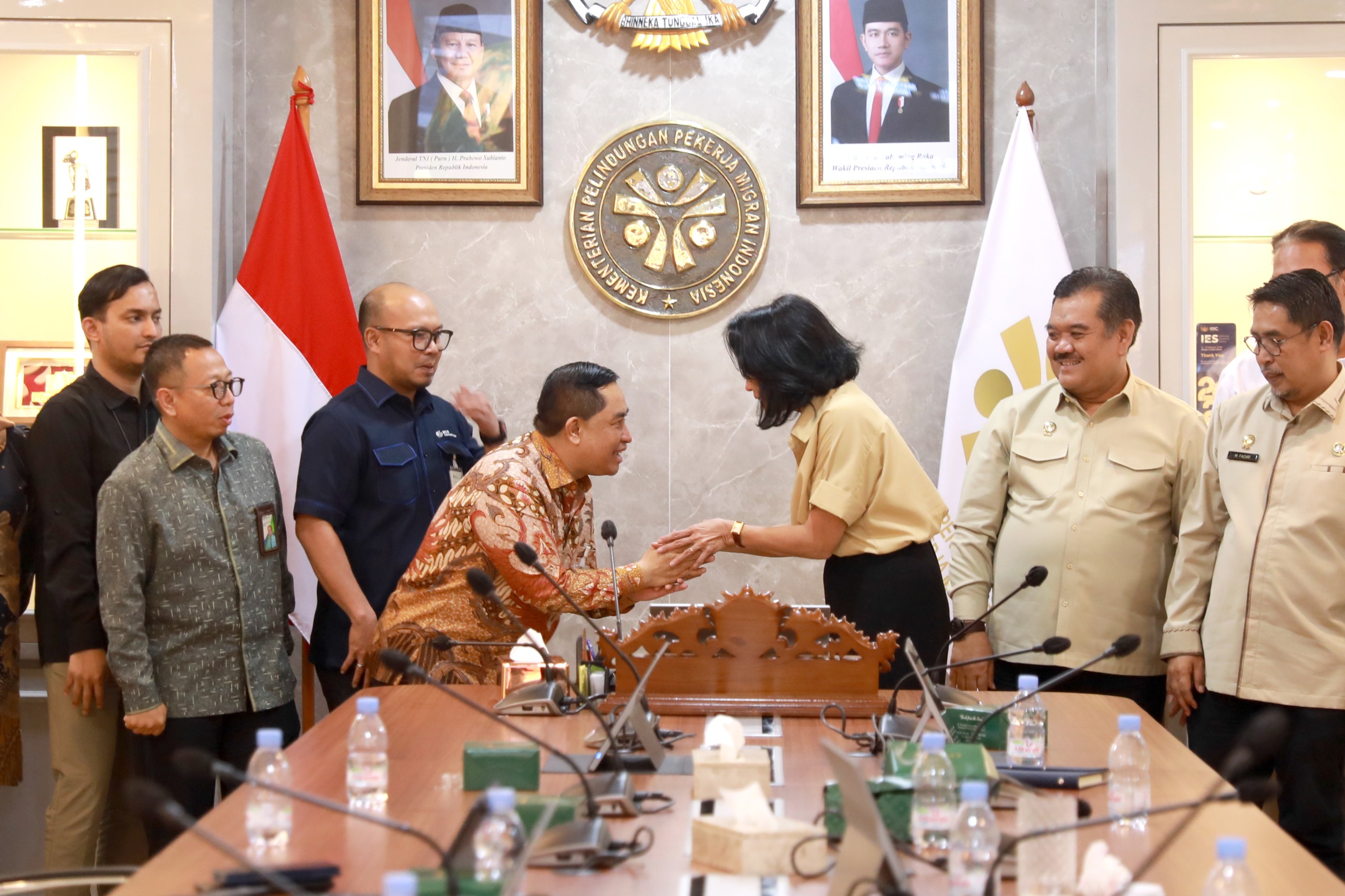 Wamen P2MI Christina Aryani bertemu pihak BPJS Ketenagakerjaan. (SinPo.id/dok. KP2MI)