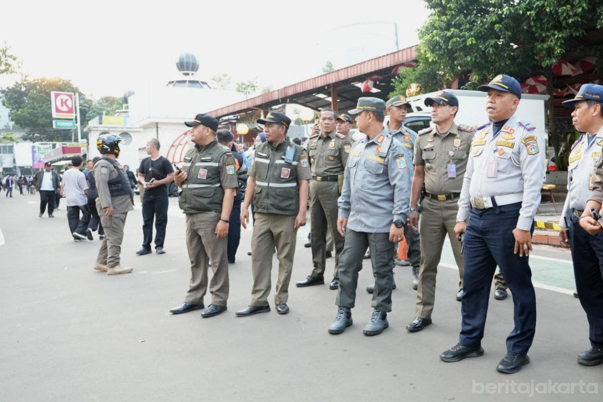 Satpol PP tertibkan Jukir Liar di Blok M Square (SinPo.id/Beritajakarta)