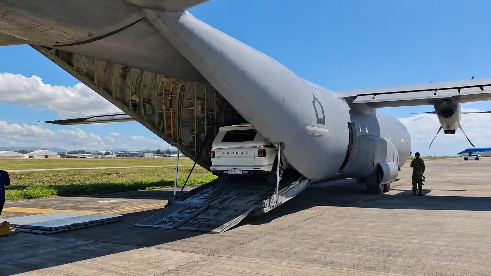 Maaung diterbangkan Airbus A400M TNI AU ke Cebu, Filipina (SinPo.id/Biro Setpres)