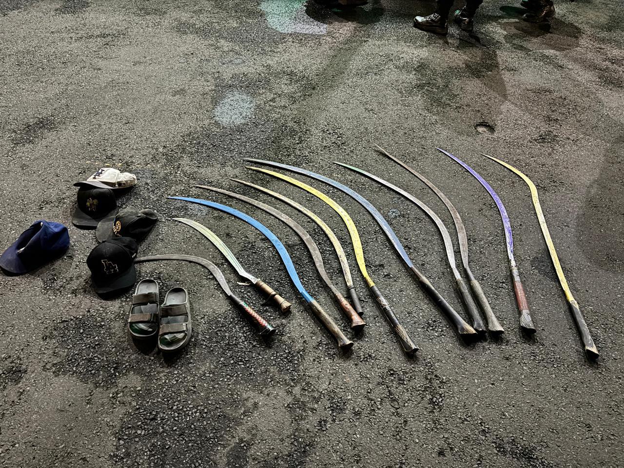 Barang bukti sajam yang disita di lokasi (SinPo.id/Dok.PMJ)