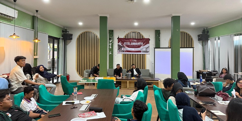 Suasana pelatihan jurnalistik Iwakum di Untirta (Sinpo.id/tim media)
