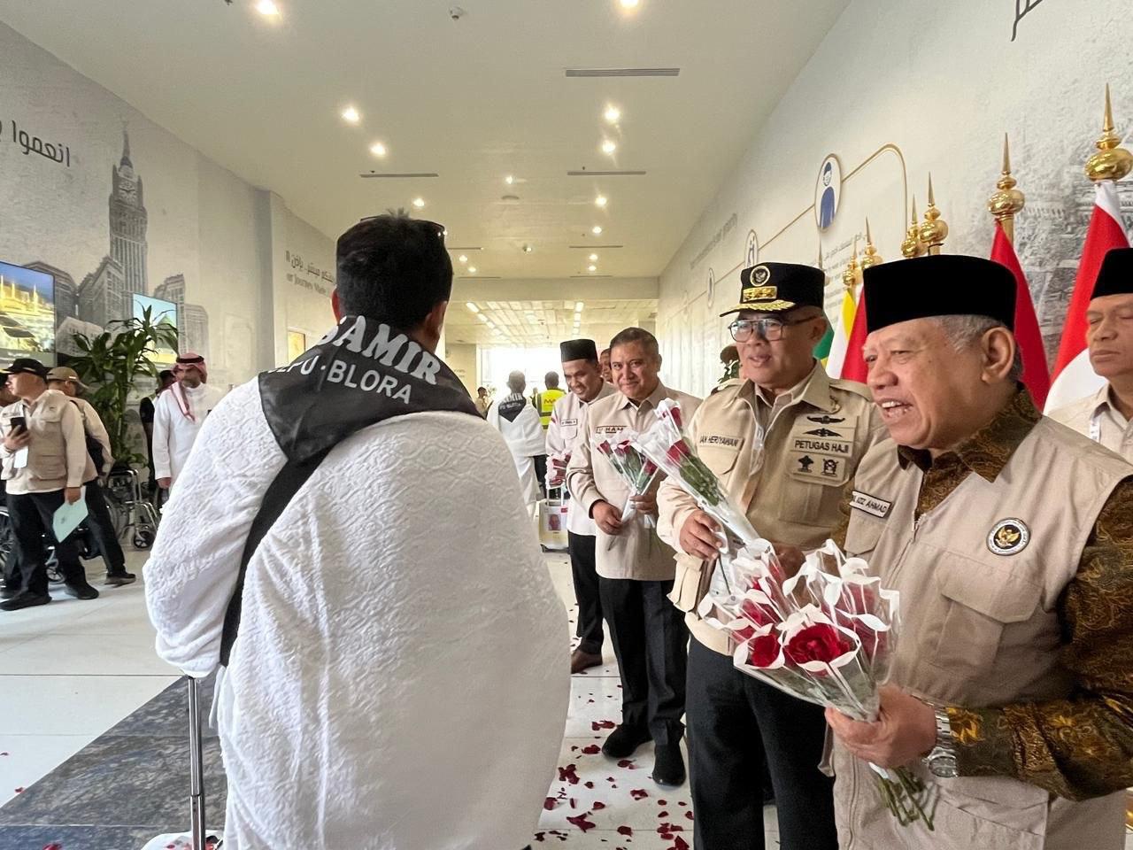 Kedatangan Gelombang Kedua Jemaah Haji Indonesia di Bandara  Internasional King Abdulaziz, Jeddah (SinPo.id/ Kemenhaj RI)