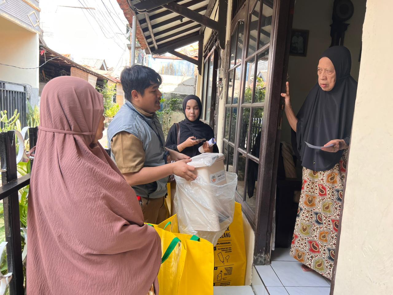 Ilustrasi Warga Pilah Sampah dari Rumah (Foto: SinPo.id/Pemprov DKI Jakarta)