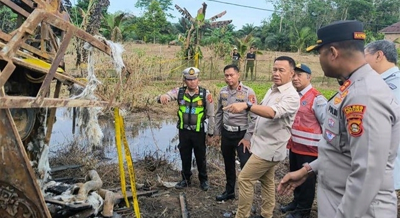 Dirjen Hubdat Aan Suhanan mengecek lokasi kecelakaan di Sumsel. (SinPo.id/dok. Kemenhub)