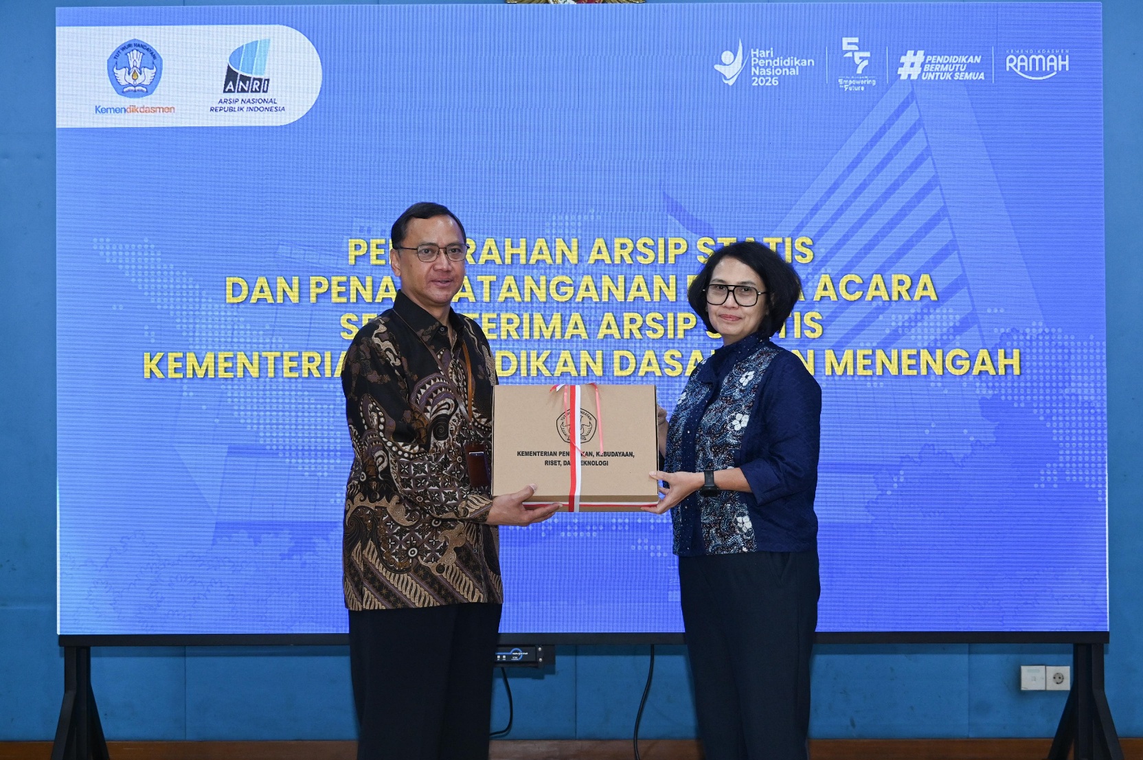 Kemendikdasmen Serahkan 139 Arsip Statis ke ANRI untuk Jaga Memori Bangsa (SinPo.id/Kemendikdasmen)