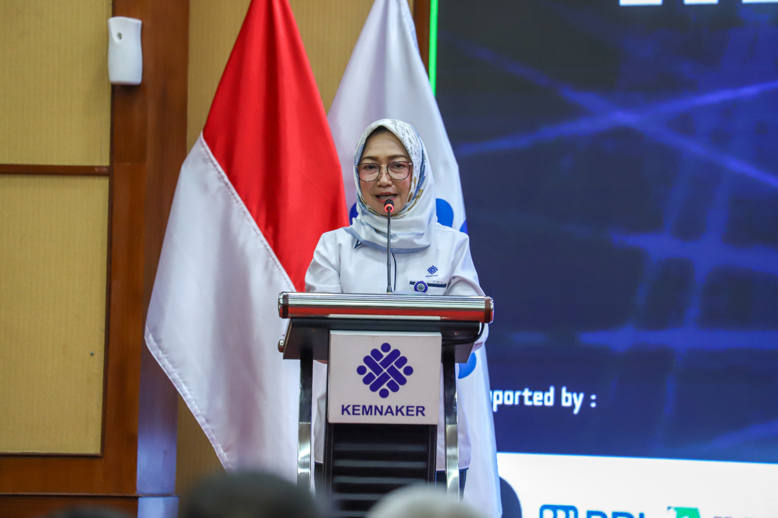 Plt Dirjen  Binapenta dan PKK, Estiarty Haryani. (SinPo.id/dok. Kemnaker)