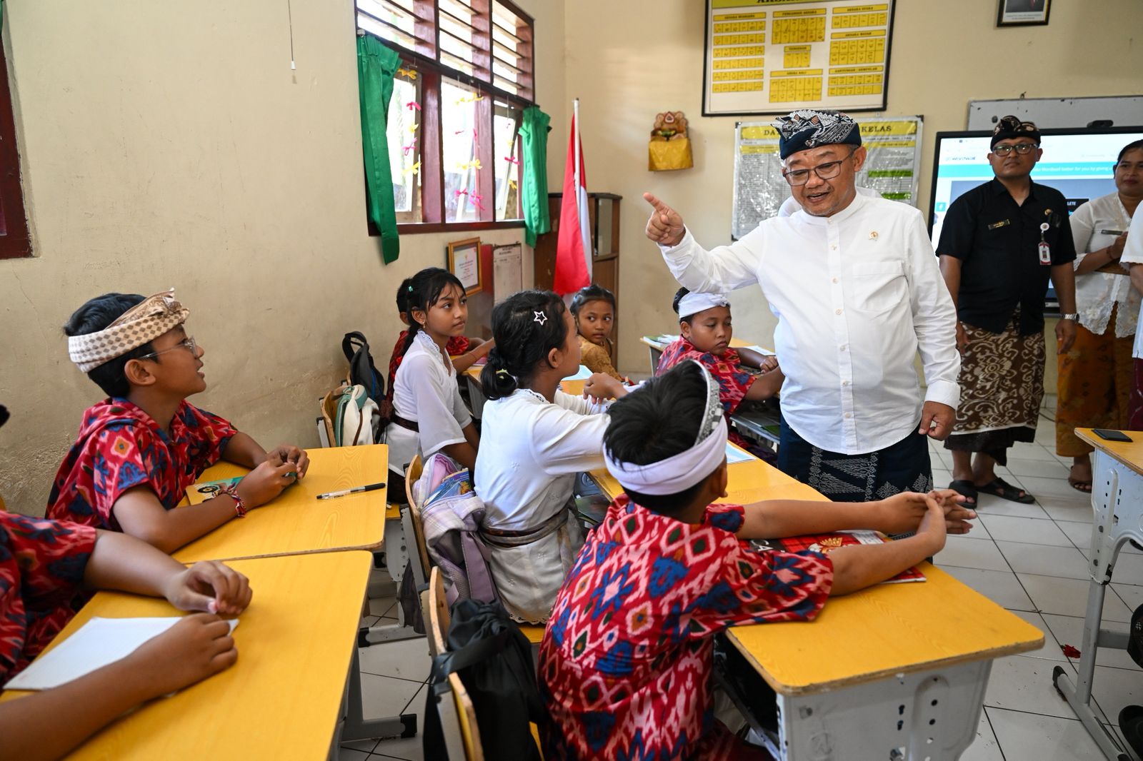 Mendikdasmen Dorong Budaya Literasi dan Menulis sejak SD melalui Pembelajaran Mendalam (SinPo.id/Kemendikdasmen)