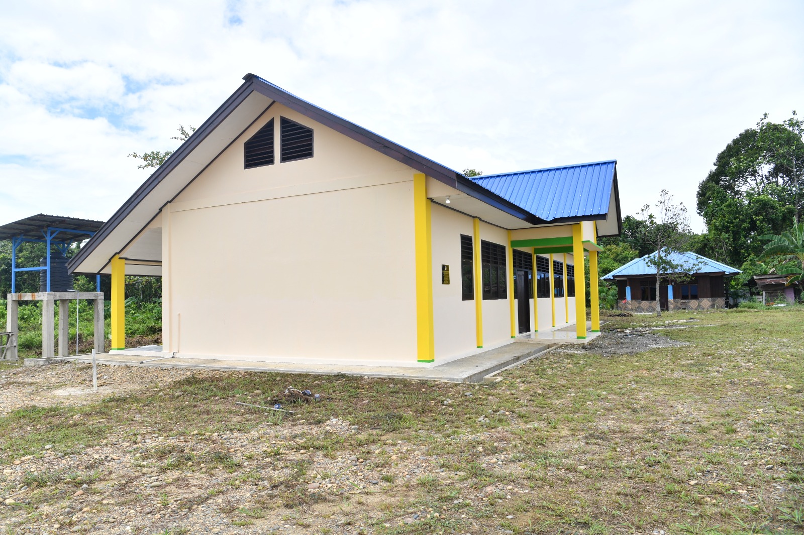 Pemerataan Pendidikan di Papua, Revitalisasi Sekolah di Teluk Bintuni (SinPo.id/Kemendikdasmen)
