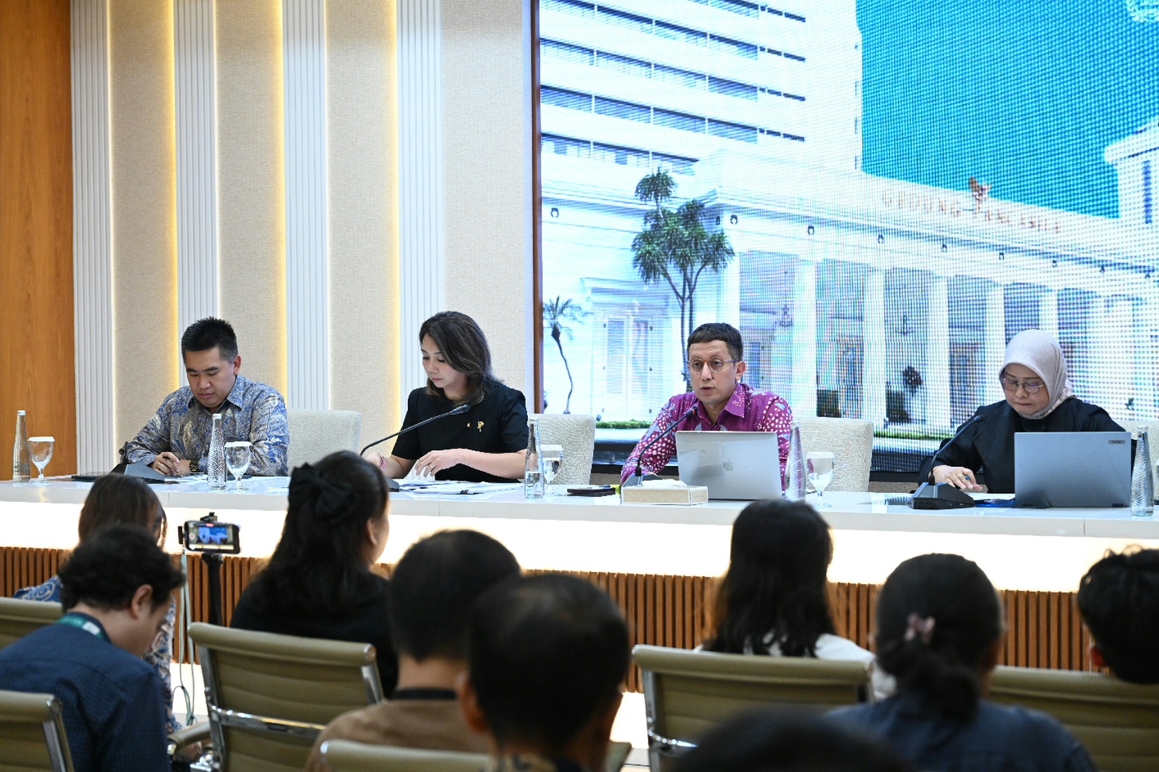 Direktur Pelindungan WNI Kemlu, Heni Hamidah (SinPo id/Biro Setpres)