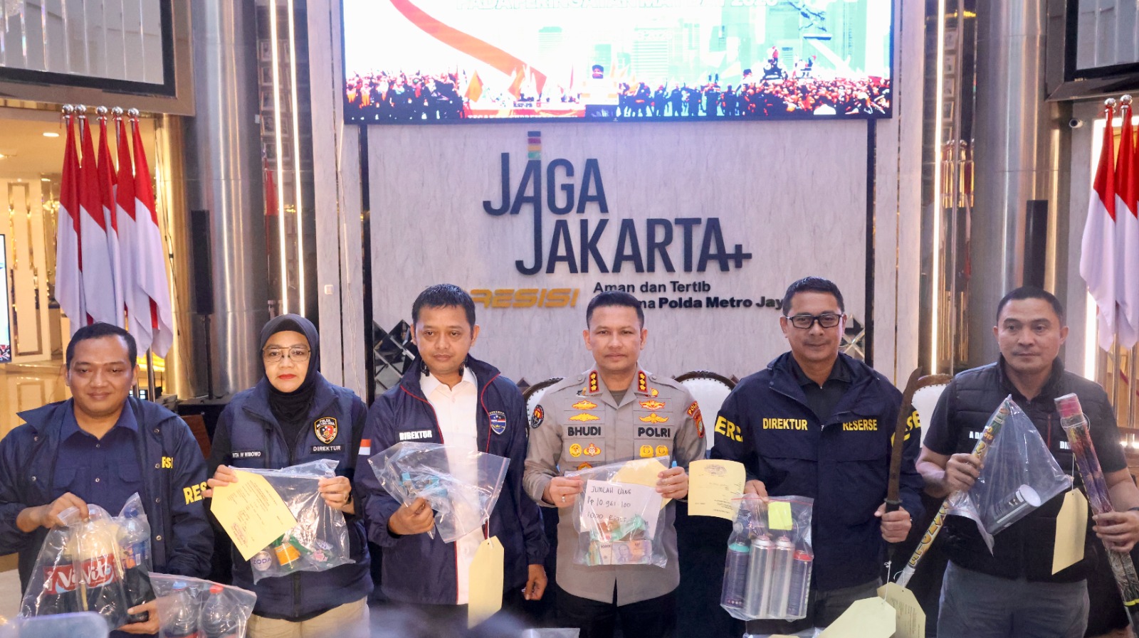Konferensi pers pengamanan hari buruh di Polda Metro Jaya (SinPo.id/ Humas Polda Metro Jaya)