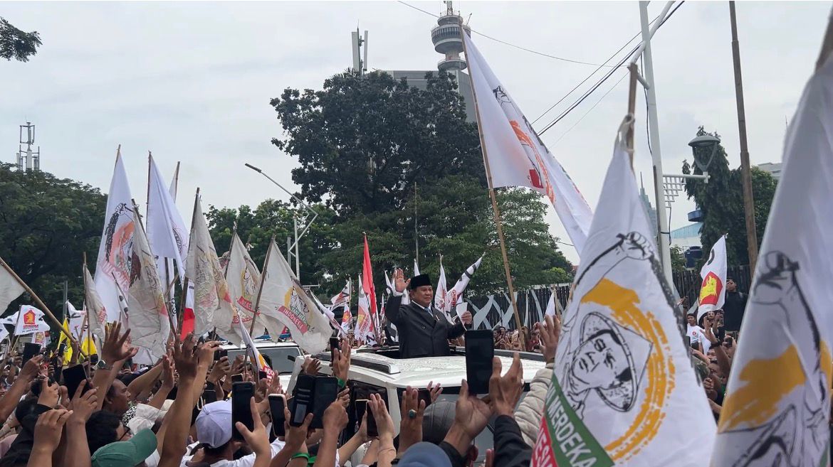 Presiden Prabowo Sapa Massa Aksi Damai, Tani Merdeka dan APPSI Suarakan Dukungan Ekonomi Kerakyatan (SinPo.id/Bakom RI)