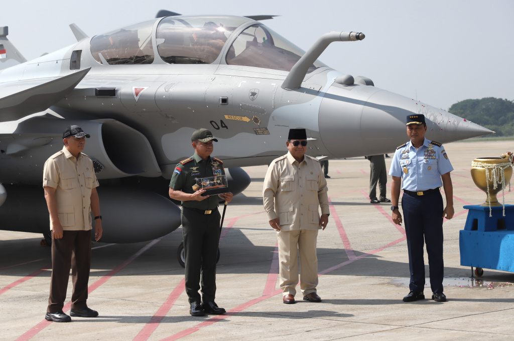 Presiden Prabowo Subianto menyerahkan Jet Tempur Rafale, Falcon 8, Radar dan Rudal buatan Prancis di Lanud Halim Perdanakusuma (Ashar/SinPo.id)