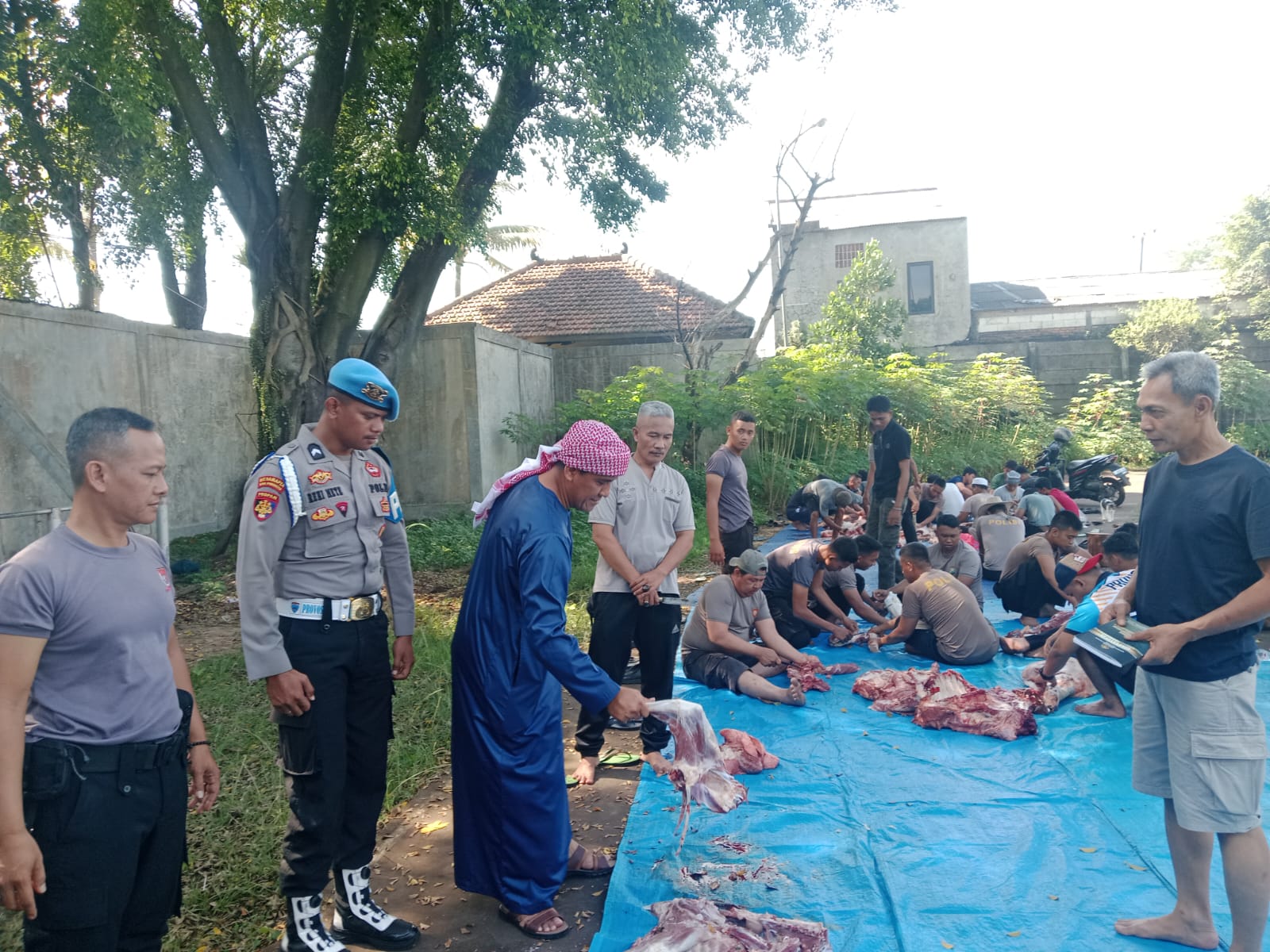 Proses penyaluran hewan kurban Baharkam Polri (SinPo.id/Dok.Polri)