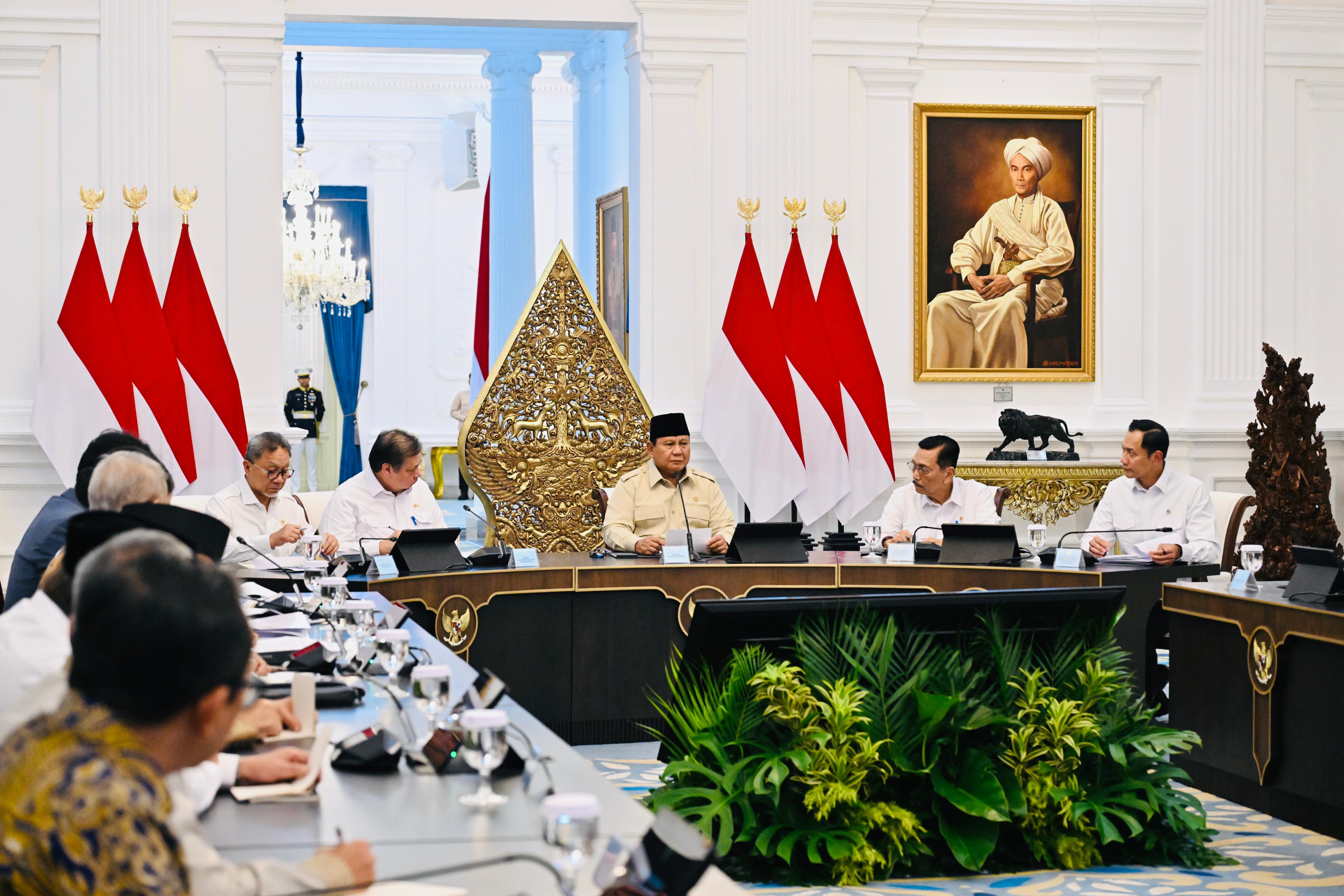 Presiden Prabowo ratas ekonomi bahas IHSG dan Outflow (SinPo.id/Biro Setpres)