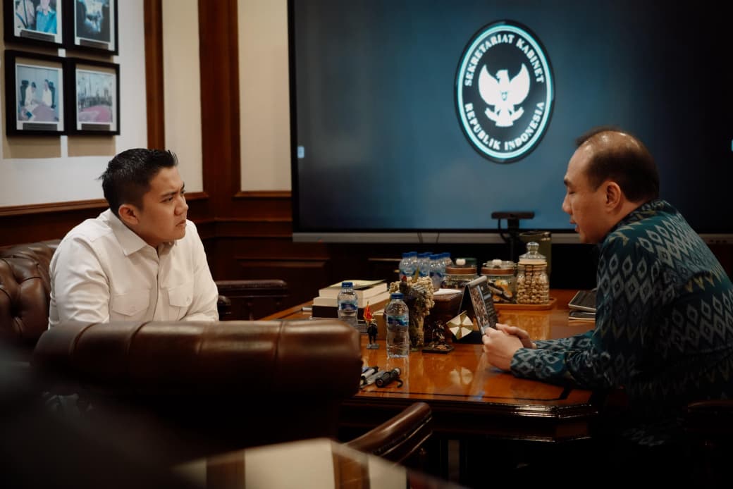 Seskab Teddy Indra Wijaya menerima kunjungan CEO GoTo, Hans Patuwo (SinPo.id/Biro Setpres)