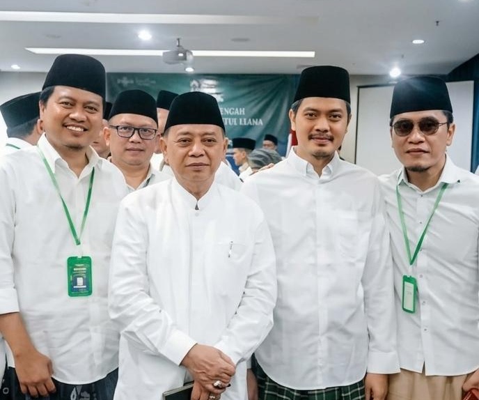 Ilustrasi kekompokkan Gus Yusuf Chudlori, KH Imam Jazuli, dan Gus Miftah. (SinPo.id/dok. Pribadi)