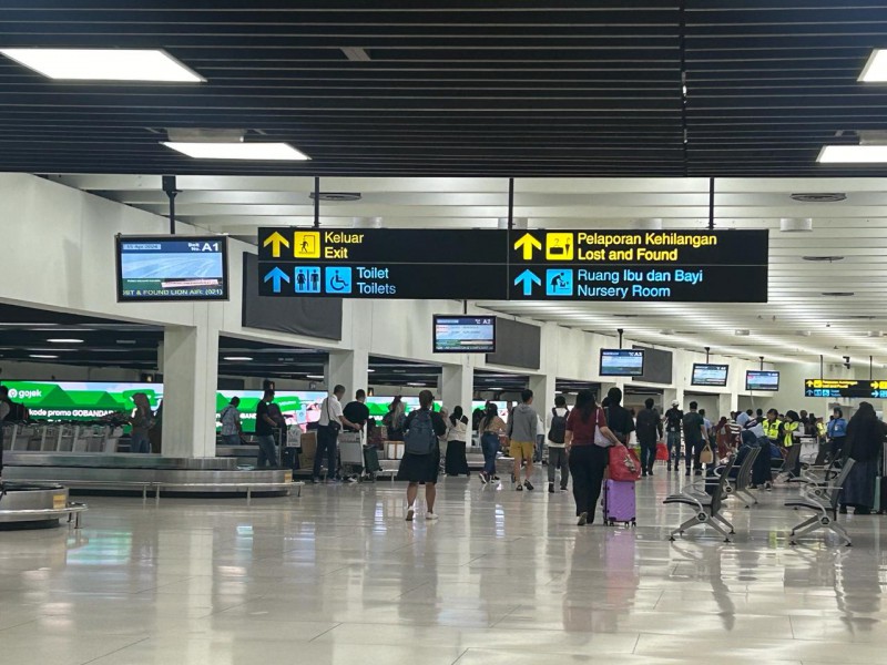 Ilustrasi masyarakat di bandara Soekarno-Hatta (SinPo.id/Ashar)