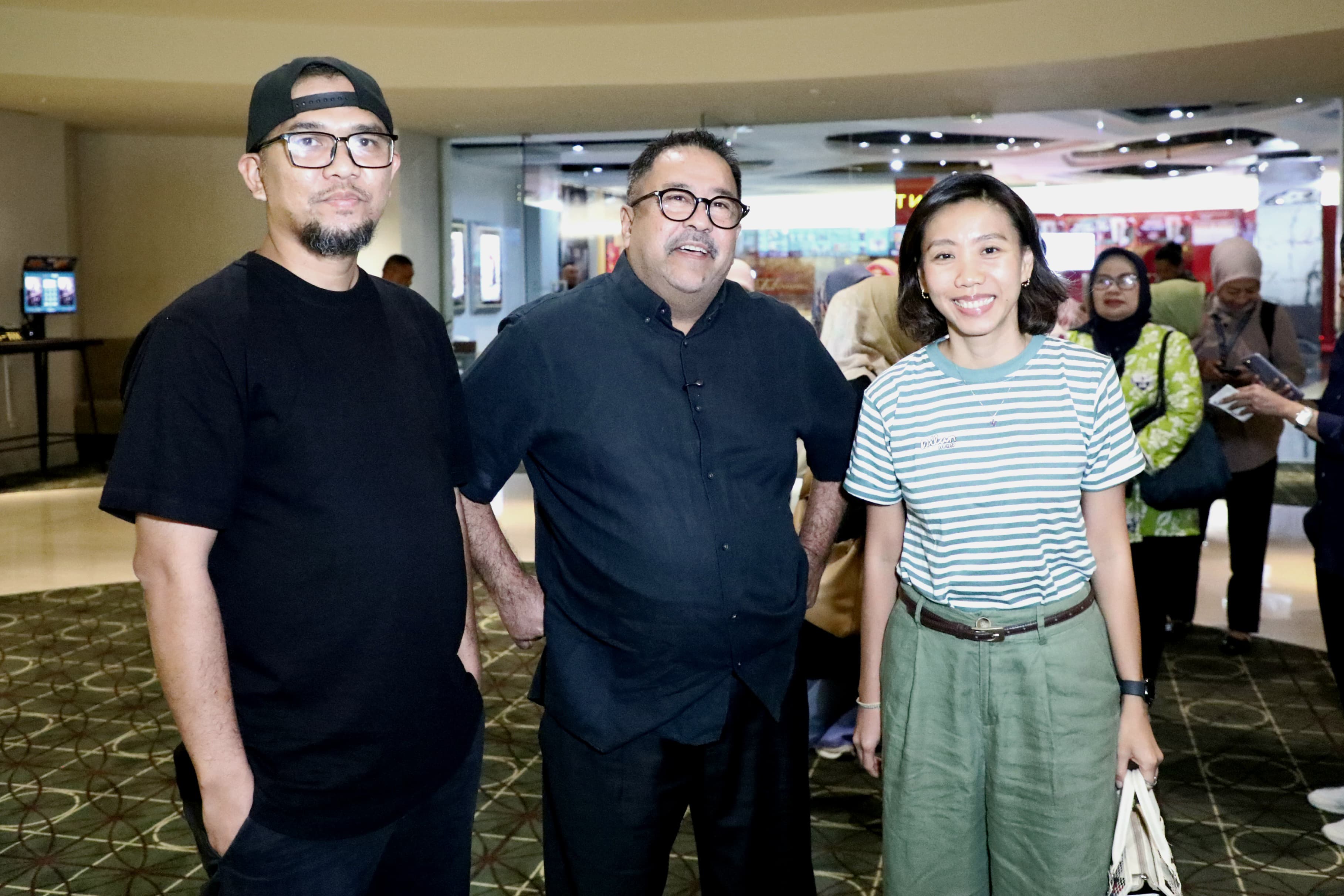 Wakil Gubernur DKI Jakarta Rano Karno saat Nonton Bareng Film Dilan 1997 (SinPo.id/Pemprov DKi Jakarta)