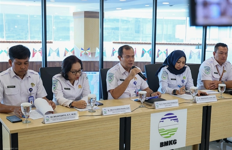Jajaran pimpinan BMKG memberi keterangan mengenai perkembangan gempa bumi. (SinPo.id/dok. BMKG)