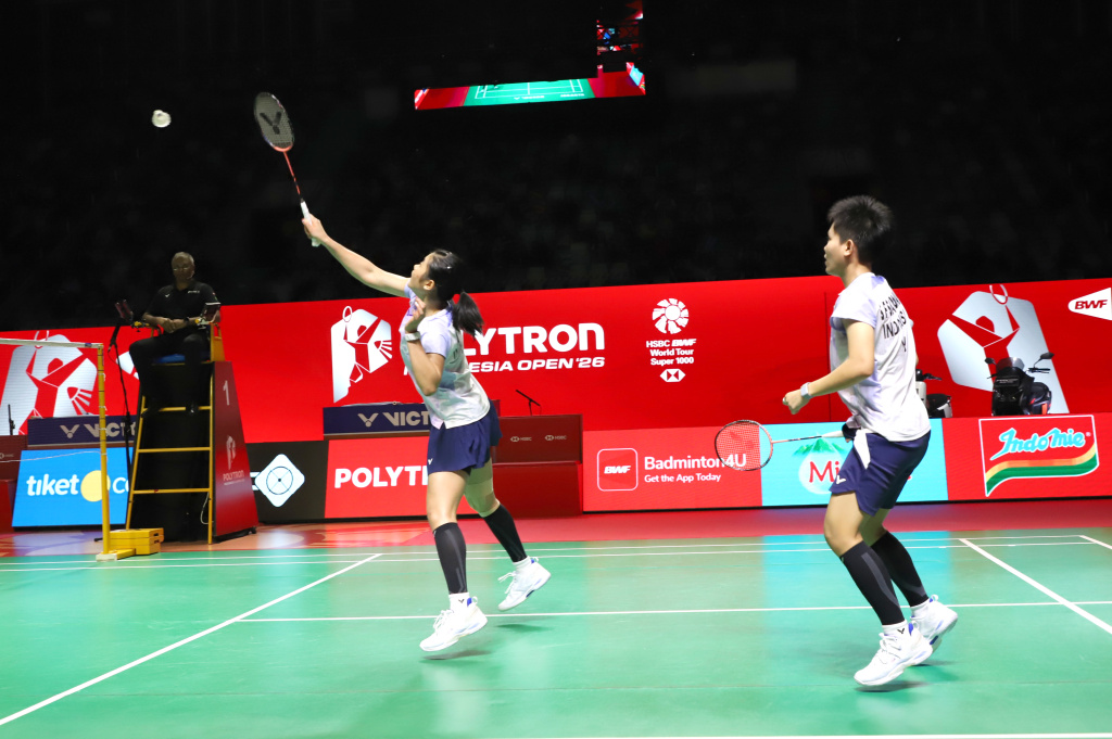 Pebulutangkis ganda putri Fadia dan Pratiwi gagal lolos ke babak semifinal di Indonesia Open (Ashar/SinPo.id)