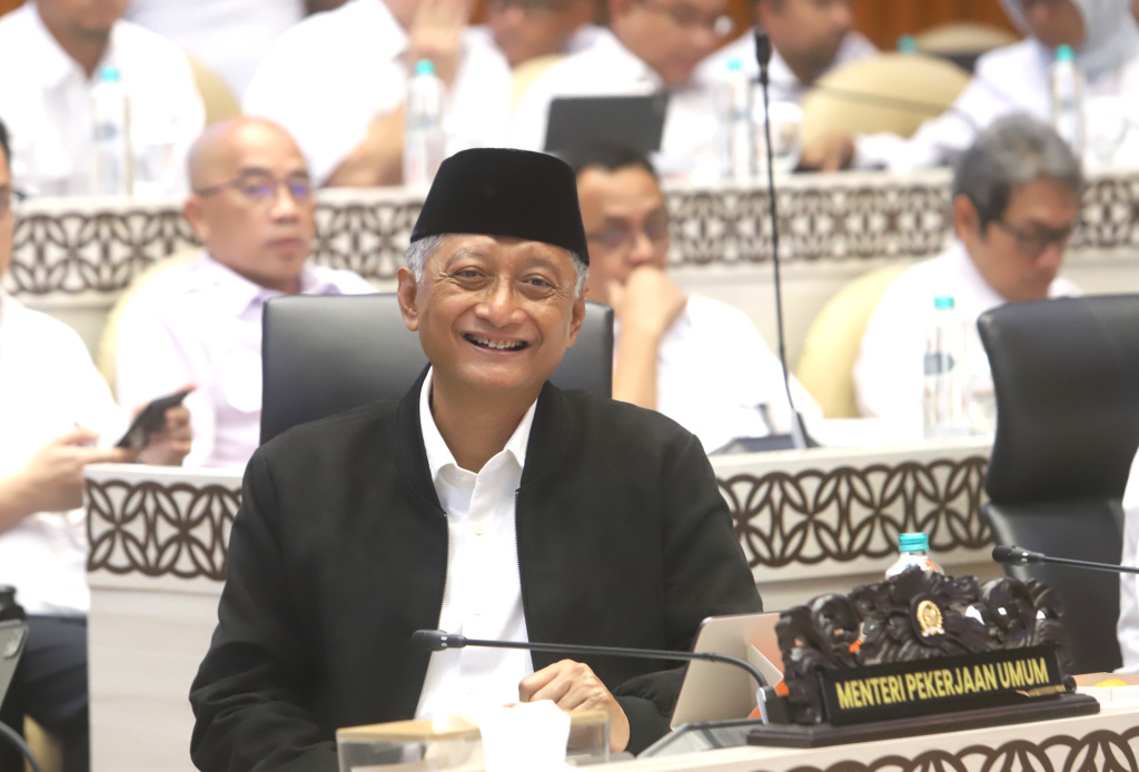 Komisi V DPR menggelar raker dengan Menteri PU Dody Hanggodo membahas evaluasi pelaksanaan APBN TA 2026 dan Pembangunan Infrastruktur (Ashar/SinPo.id)
