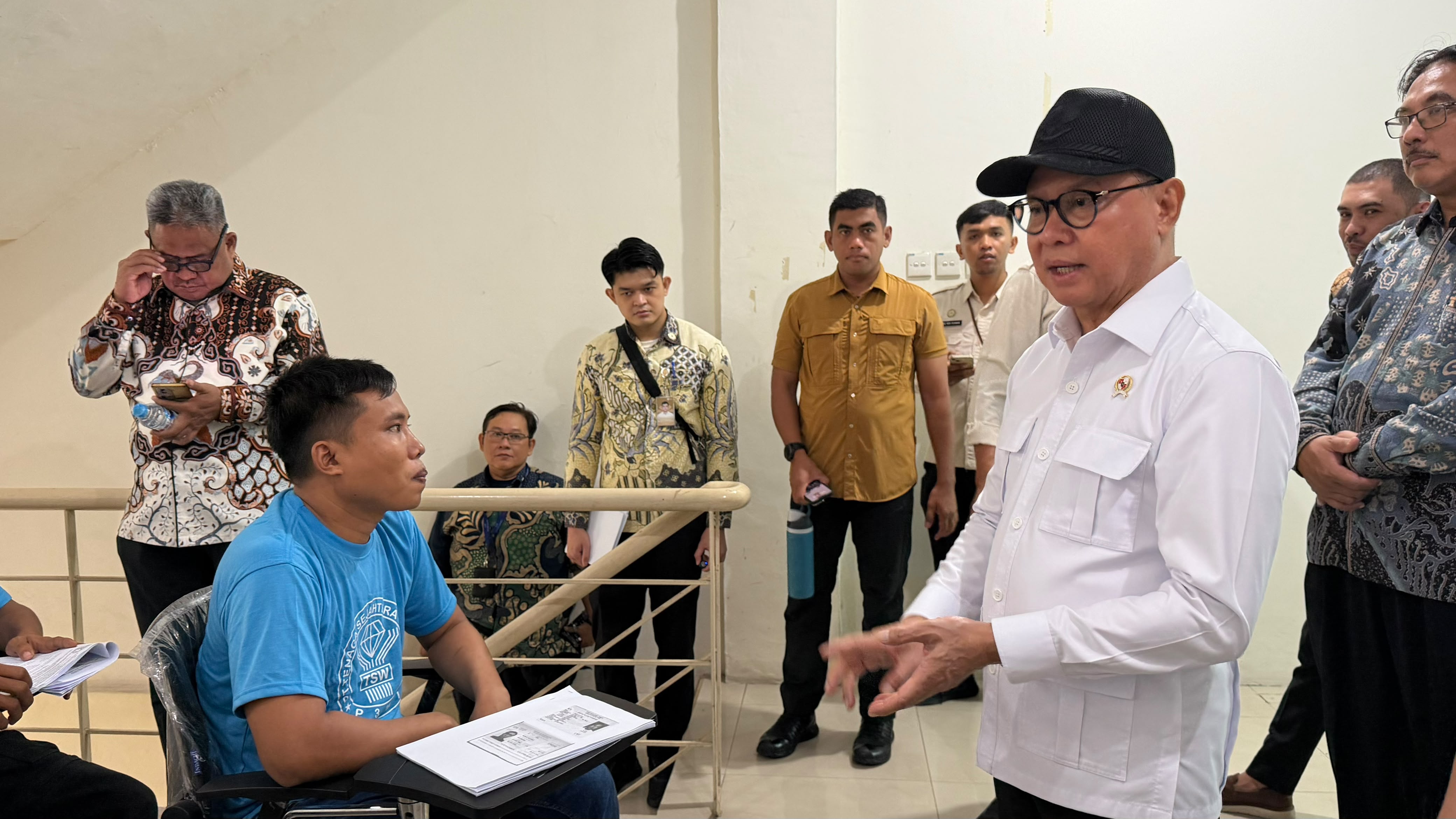 Menteri P2MI Mukhtarudin sidak Shelter P4MI Batam. (SinPo.id/dok. KP2MI)