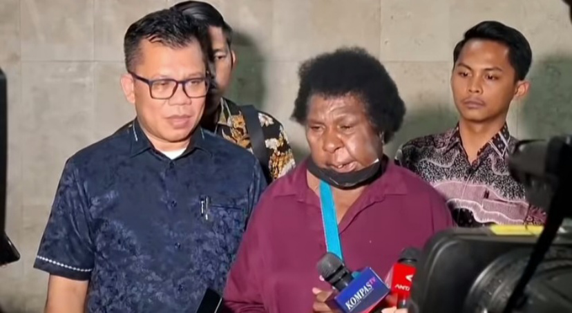 Mama Sinta saat melapor ke Polda Metro Jaya (SinPo.id/Dok.Istimewa)