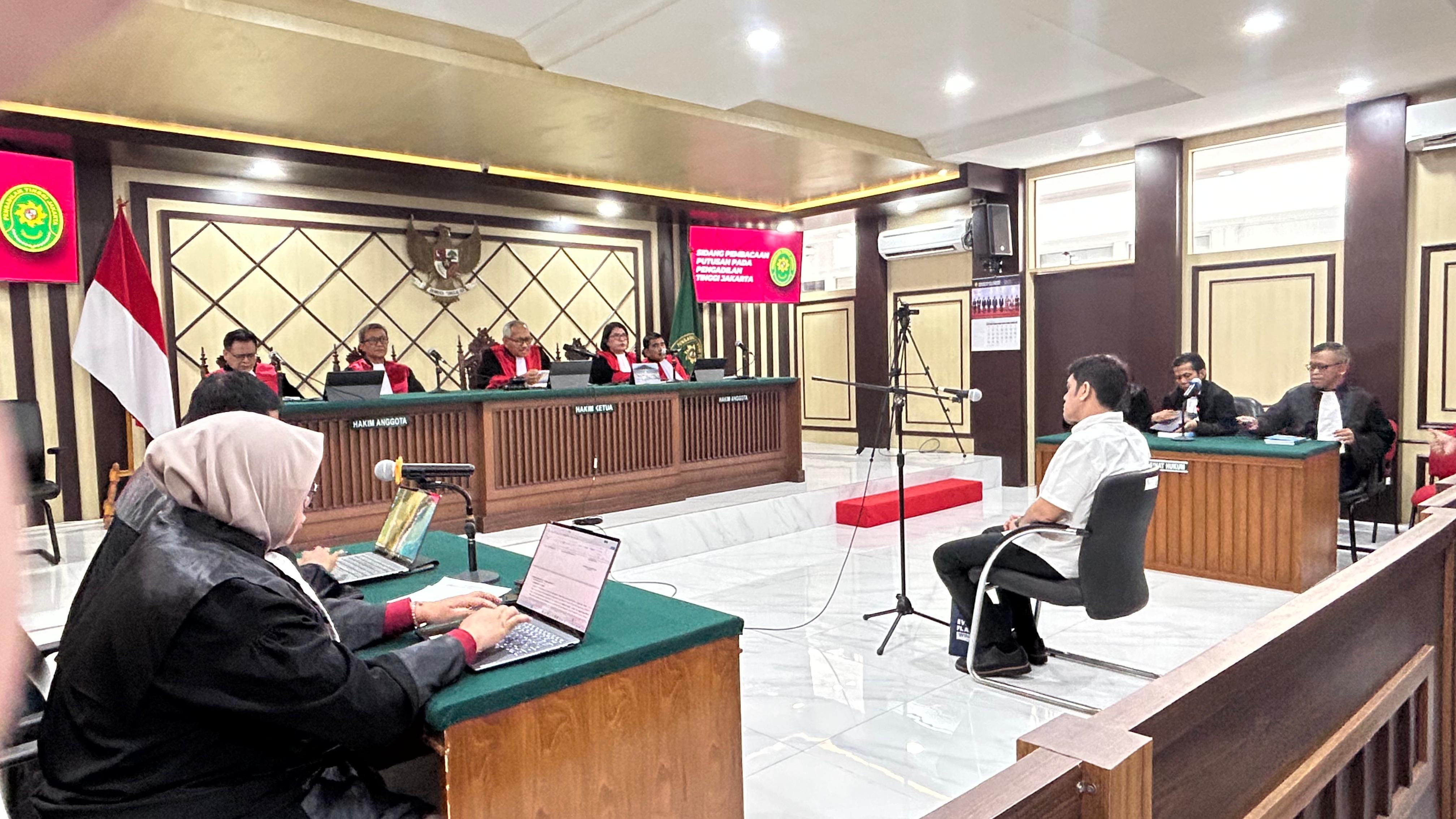 PT Jakarta memperberat hukuman uang pengganti beneficial owner PT Navigator Khatulistiwa Muhammad Kerry Adrianto Riza menjadi total Rp 13,4 triliun. (SinPo.id/Istimewa)