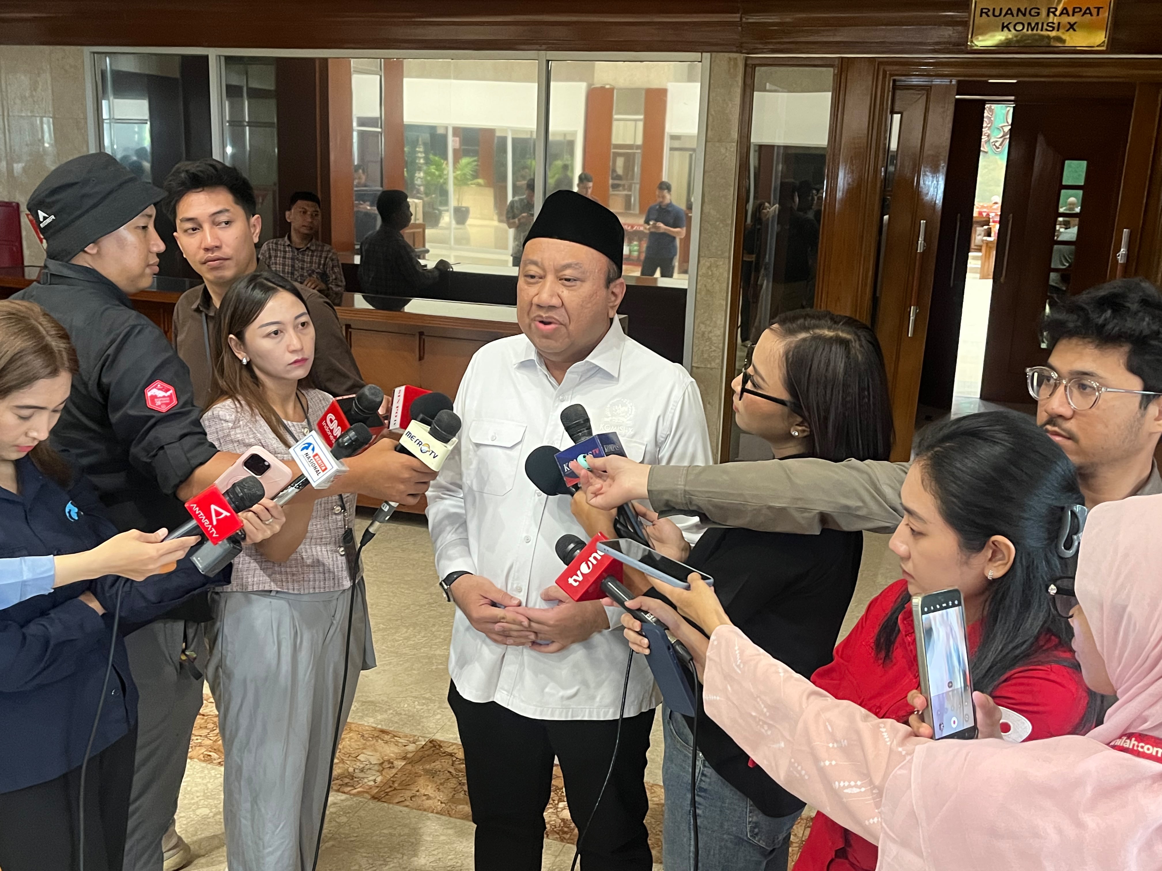 Wakil Ketua Komisi X DPR RI, Lalu Hadrian Irfani. (SinPo.id/Galuh Ratnatika)