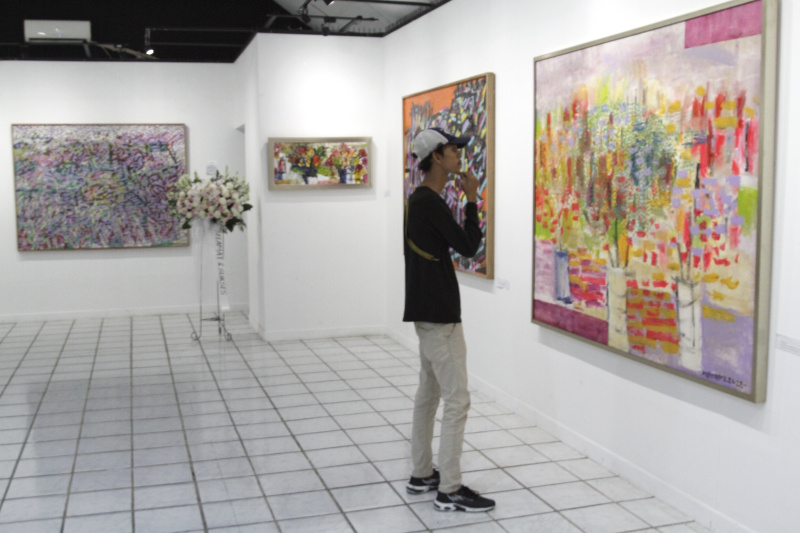 Pelukis Syahnagra Ismail gelar pameran 21 lukisan dengan tema Painting Out Loud (Ashar/SinPo.id)