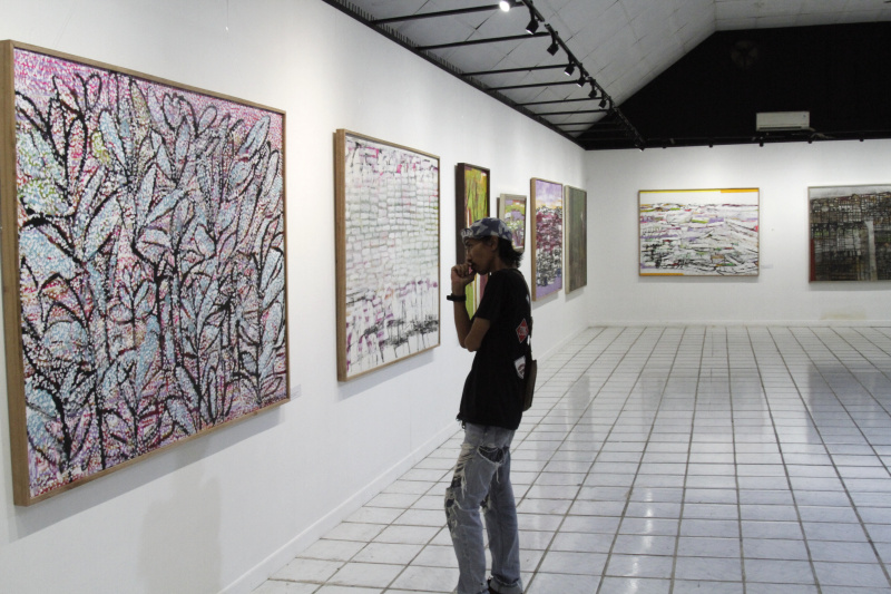 Pelukis Syahnagra Ismail gelar pameran 21 lukisan dengan tema Painting Out Loud (Ashar/SinPo.id)