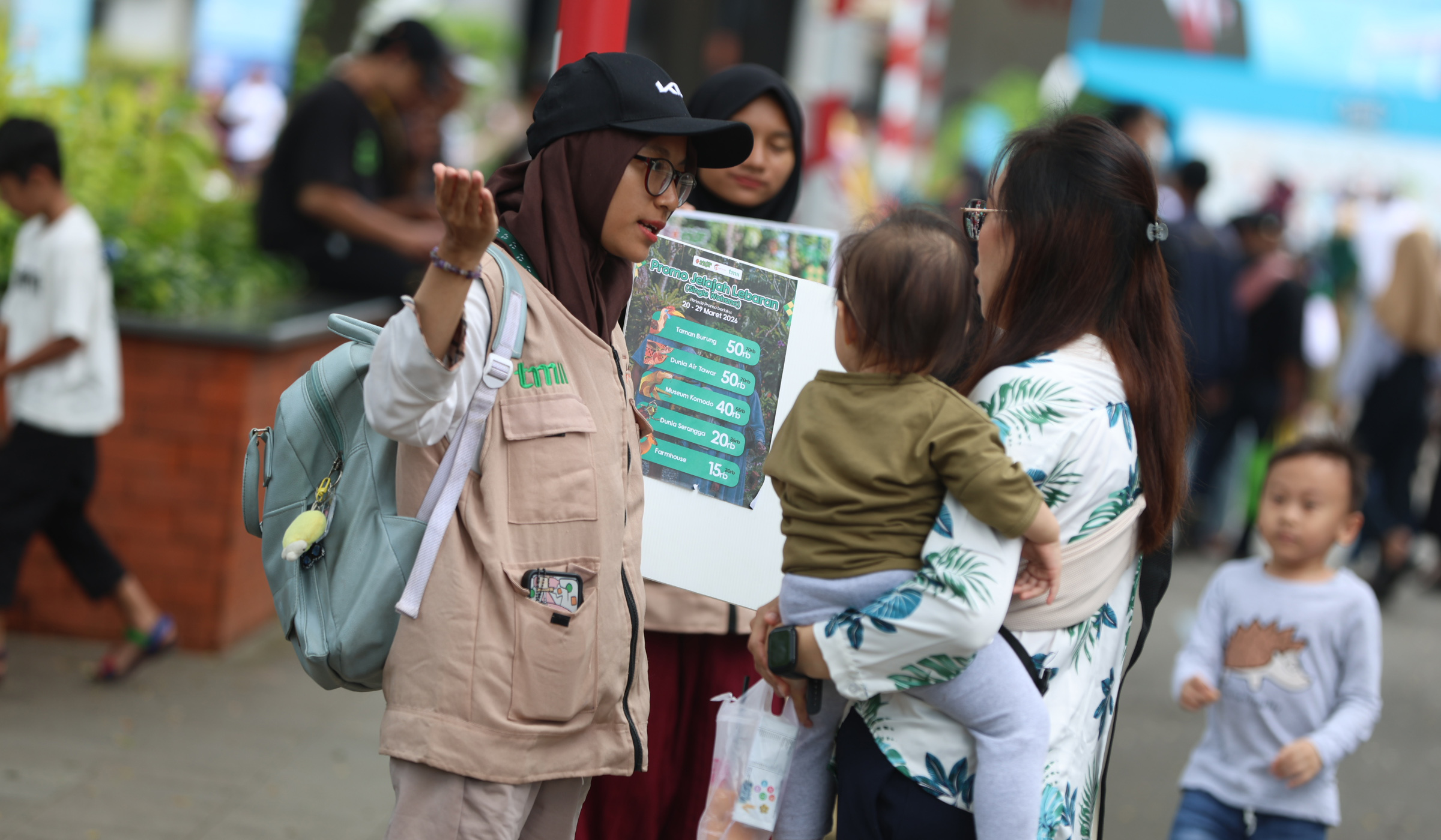 Suasana liburan di kawasan TMII. (Agus Priatna/SinPo.id)