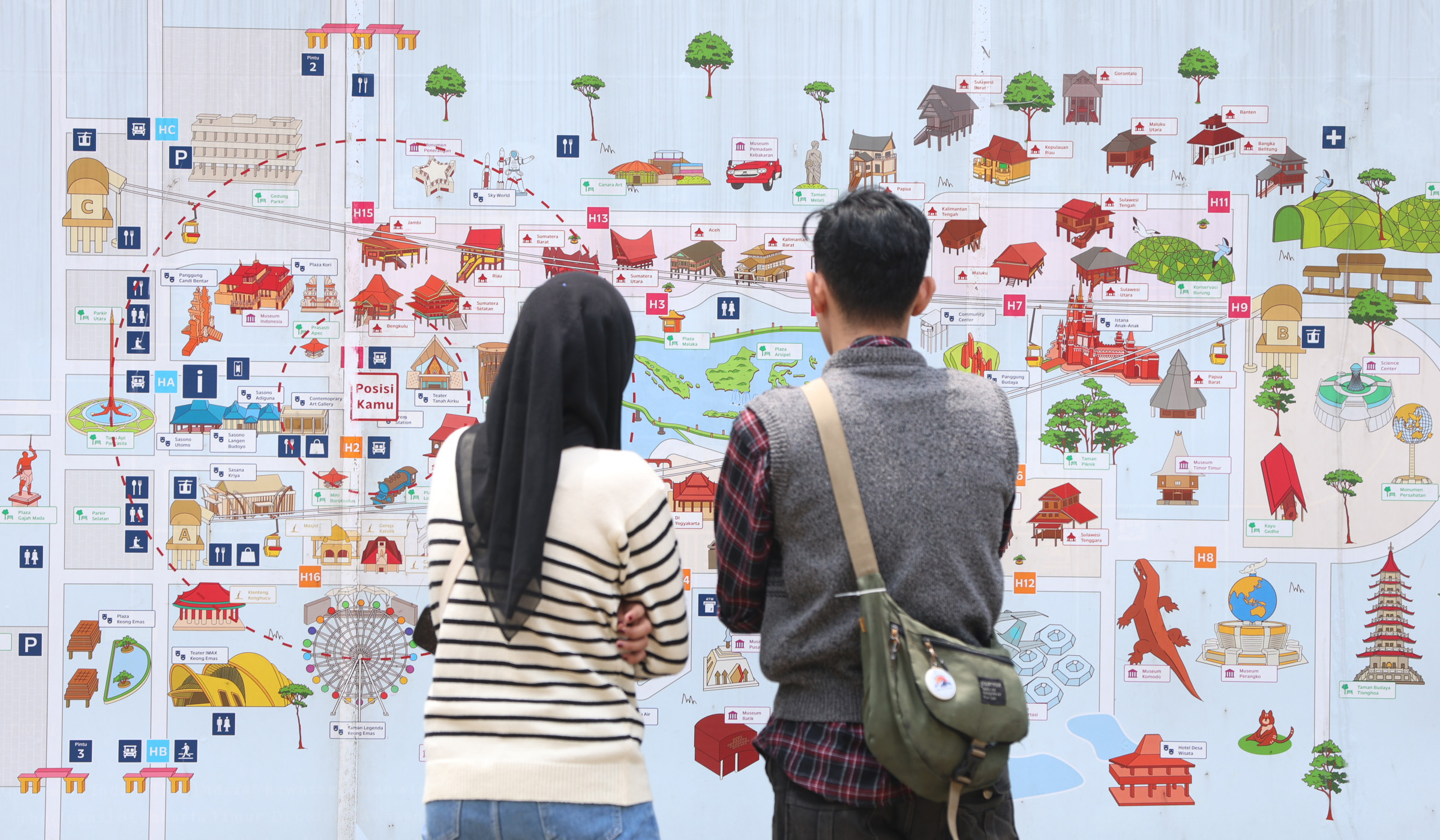 Suasana liburan di kawasan TMII. (Agus Priatna/SinPo.id)