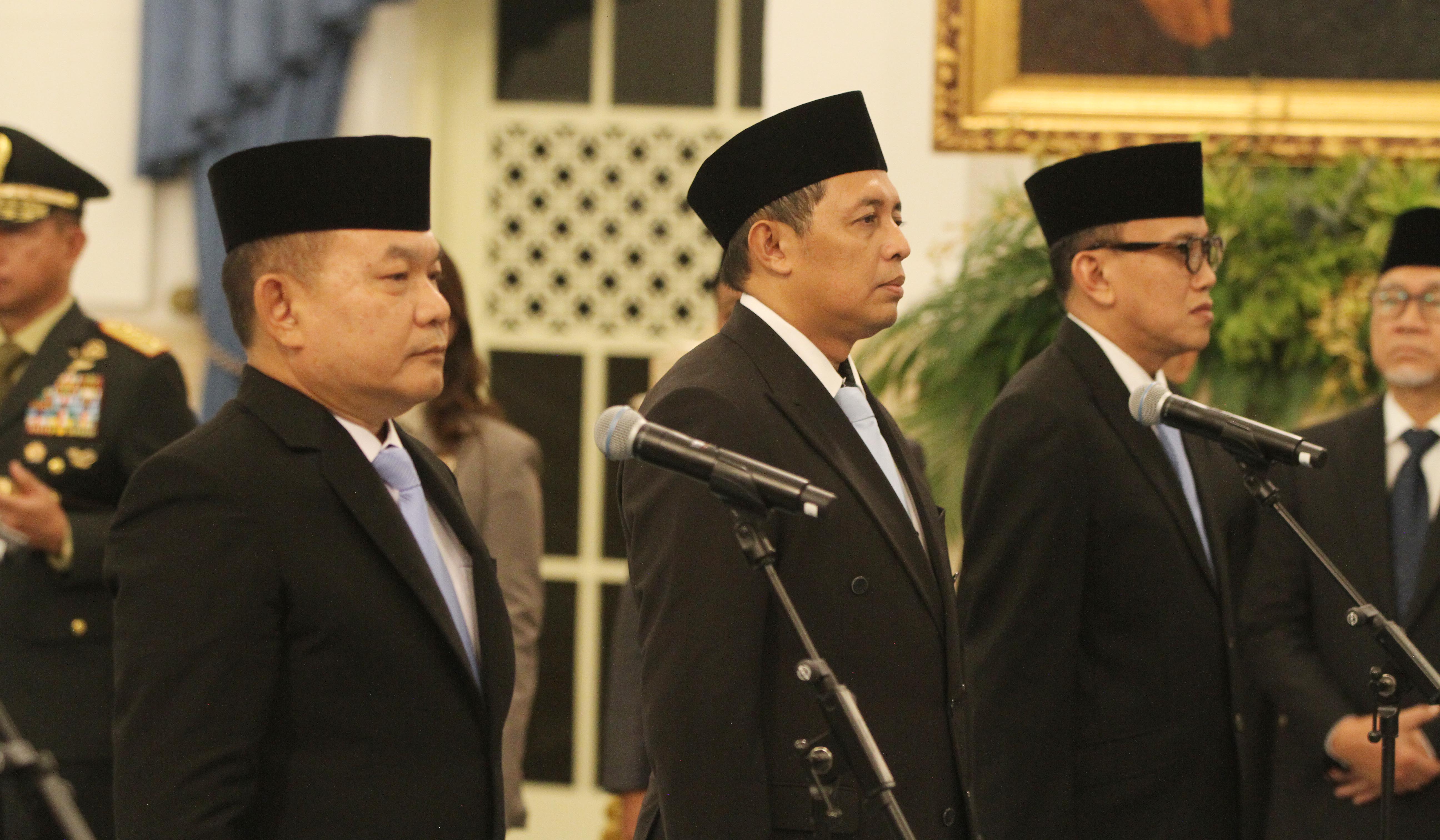 Prabowo lantik Abdul Kadir Karding sebagai Kepala Badan Karantina. (Agus Priatna/SinPo.id)